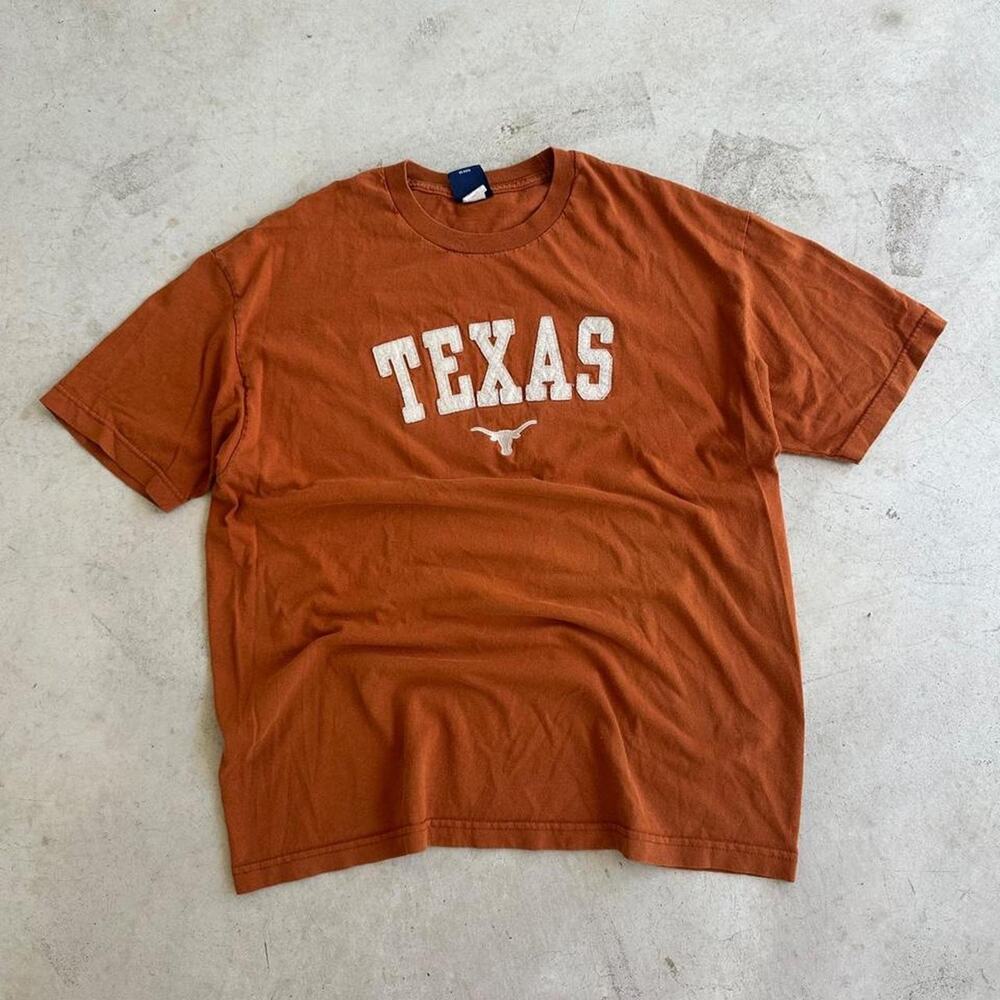 Y2K Vintage Texas Longhorns T-Shirt with longhorn graphic